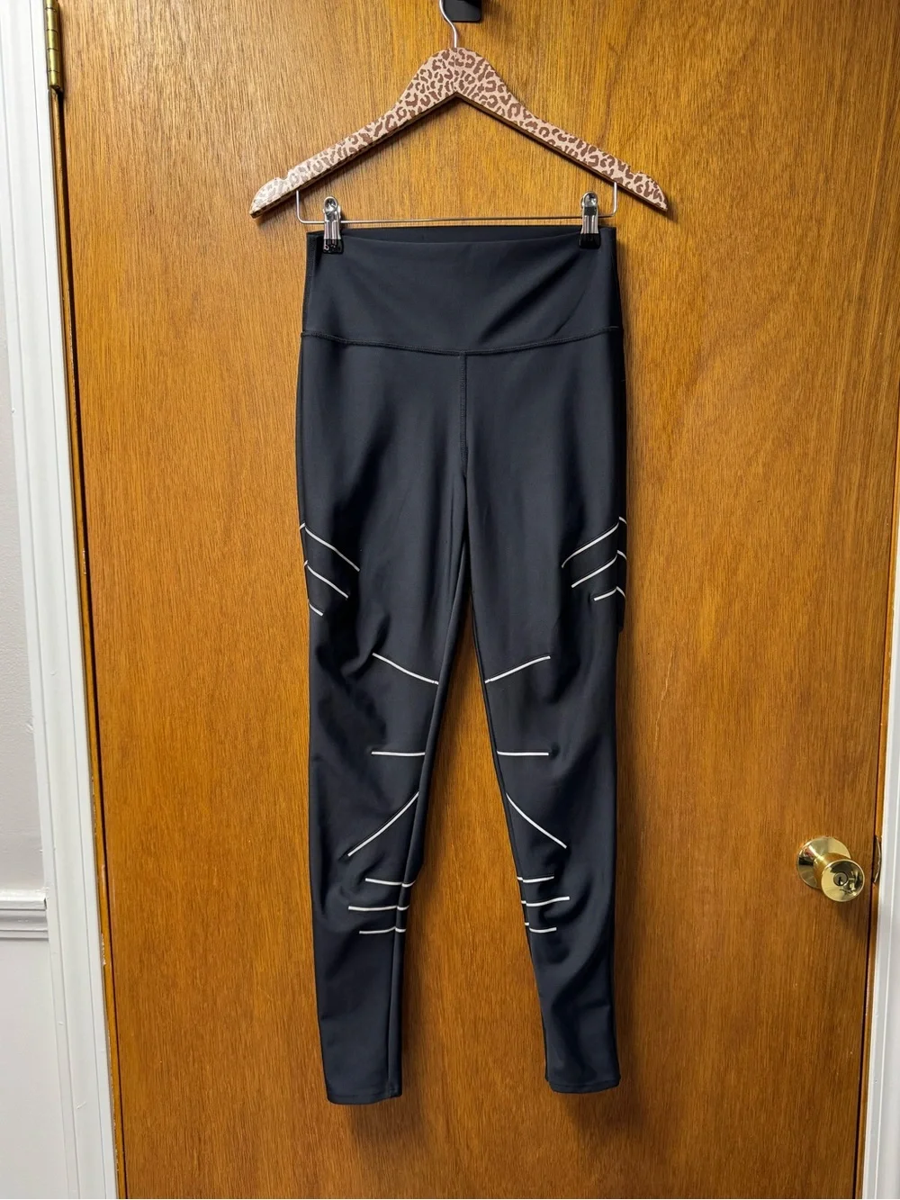 ALO Yoga High-Waisted Sequence Glow in the Dark Leggings Black Large Workout Gym